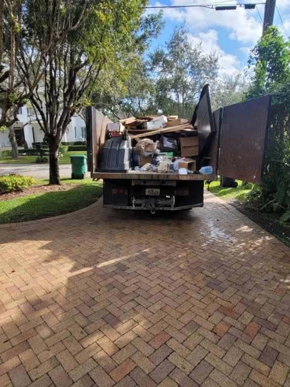 Junk removal truck